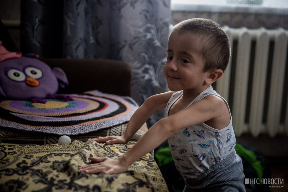 Crystal Boy: The story of 6-year-old Syoma from Siberia, due to a rare disease, his bones break from any touch - Siberia, Novosibirsk region, NHS, Osteogenesis imperfecta, Longpost, Disease, Bones