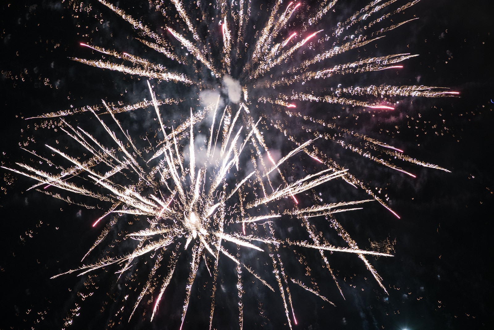 New Year's fireworks in a ribbon - My, Fireworks, The photo, Nikon, Nikon d600, Longpost