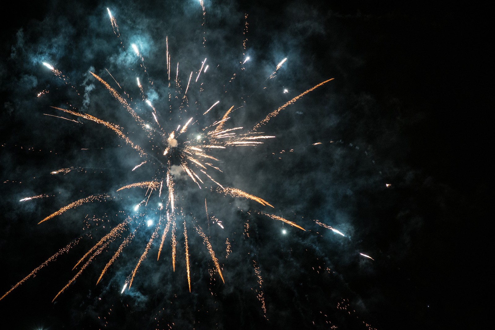 New Year's fireworks in a ribbon - My, Fireworks, The photo, Nikon, Nikon d600, Longpost