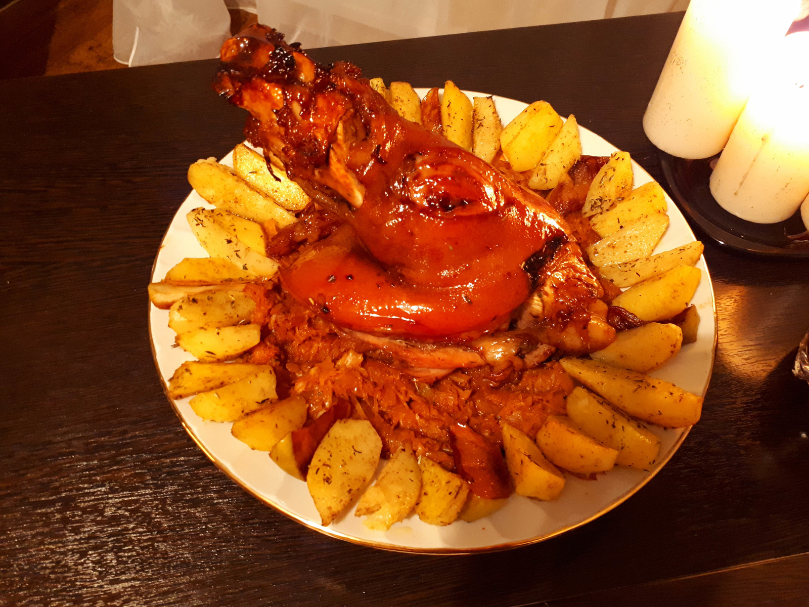 Ready knuckle in beer, with sauerkraut and baked potatoes. - My, Shank, Veprevo knee, Meat, Cabbage, Potato, Longpost