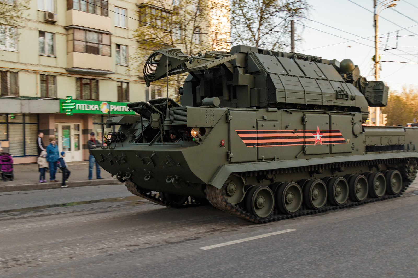 Немного различной техники с прошлогодней репетиции парада - Моё, Военная техника, Репетиция парада, Танки, Военная авиация, Москва, Длиннопост