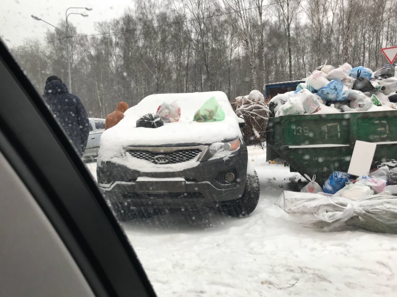 Сложности вывоза мусора в Путилково - Моё, Путилково, Парковка, Автомобилисты, Авто, Мусор, Длиннопост