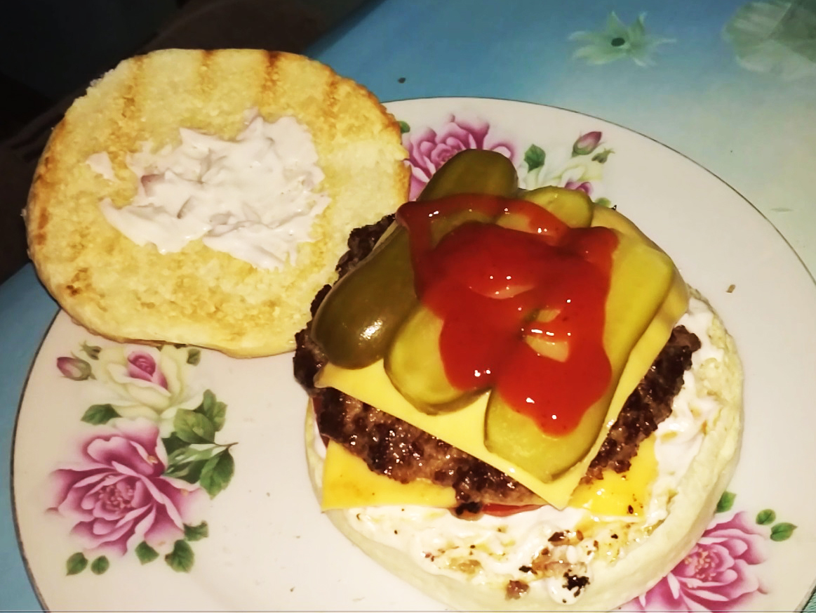 Zabatsal homemade Burger! Link to the video in the comments if anyone is interested :) - My, Food, Recipe, Burger, Cooking, Video recipe, Longpost