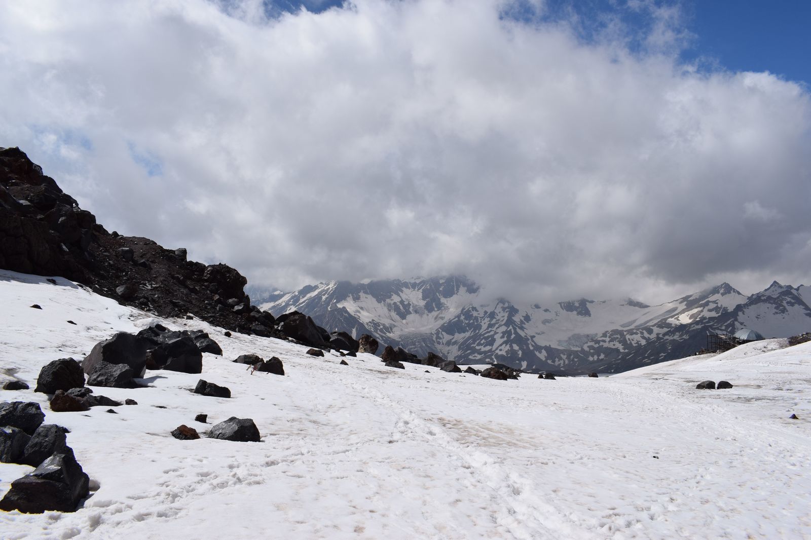 And everything is calm on Elbrus! - My, Elbrus, Adyr-Su Gorge, , , , The mountains, , Silence, Longpost