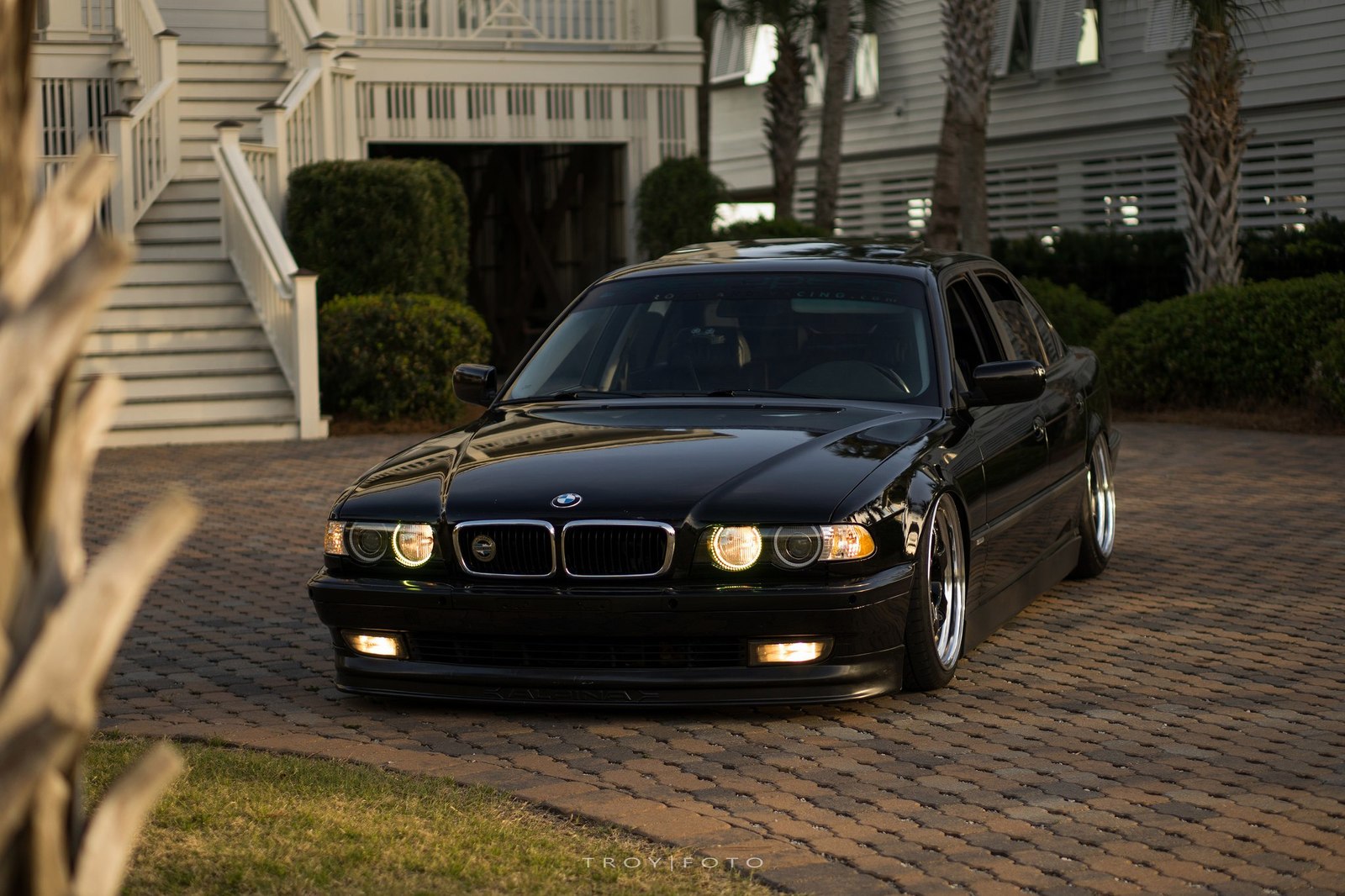 BMW E38 Stance  