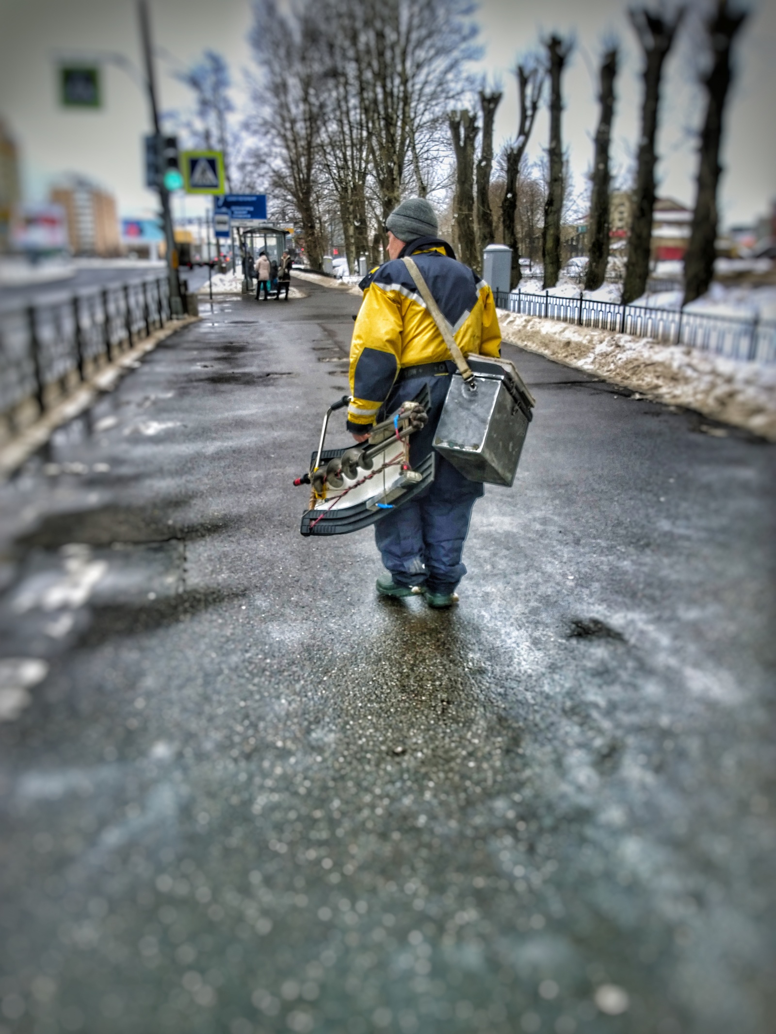 A colorful fisherman in search of a place for a hole. - My, Fisherman, Color, Equipment, Hole, The photo, Fishermen