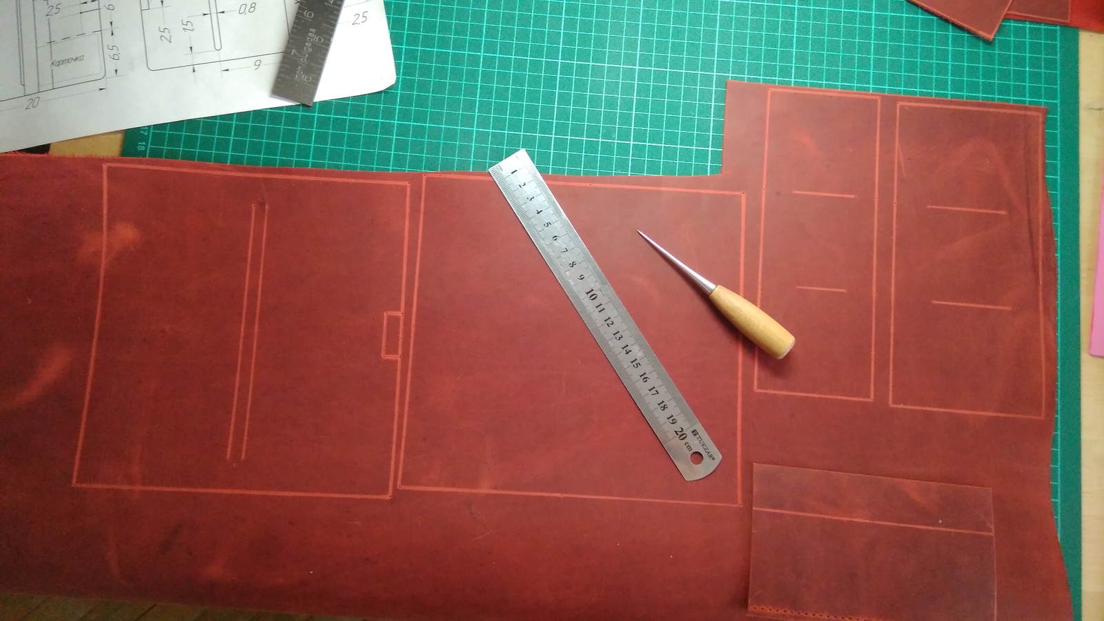 Wallet in red part 1. - My, Needlework with process, Leather craft, Master Class, Wallet, Longpost