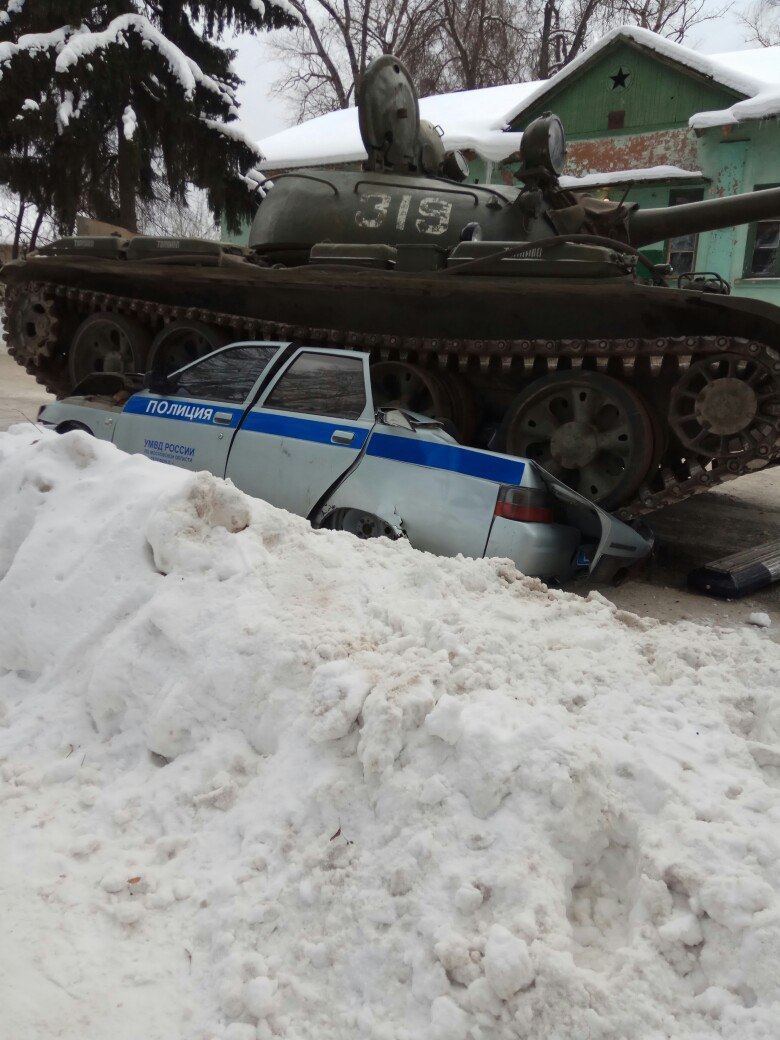 The tank crushed the police car - Tanks, Road accident, Police, Filming