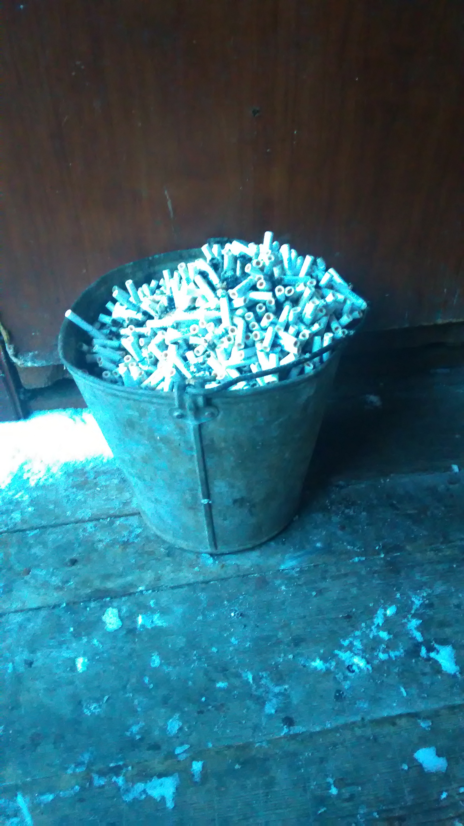 Smoking hurts your bucket - My, Bad habits, Humor, Cigarette butts