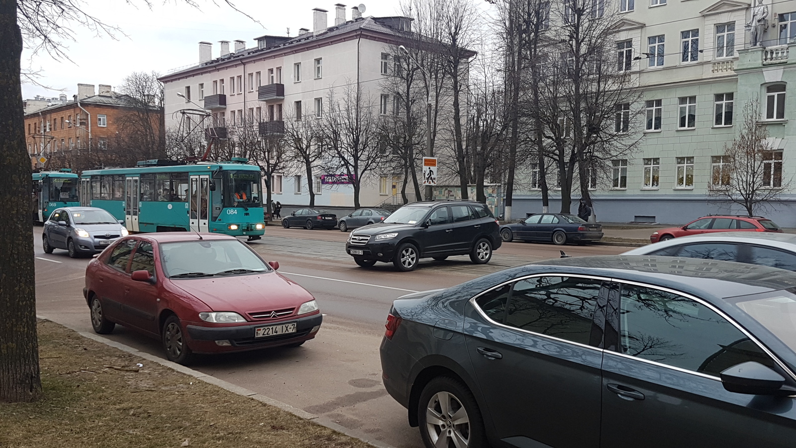 Parking? Yes, I'll just leave the car here... - Minsk, Tram, Road, Town, Parking, The photo, Negative