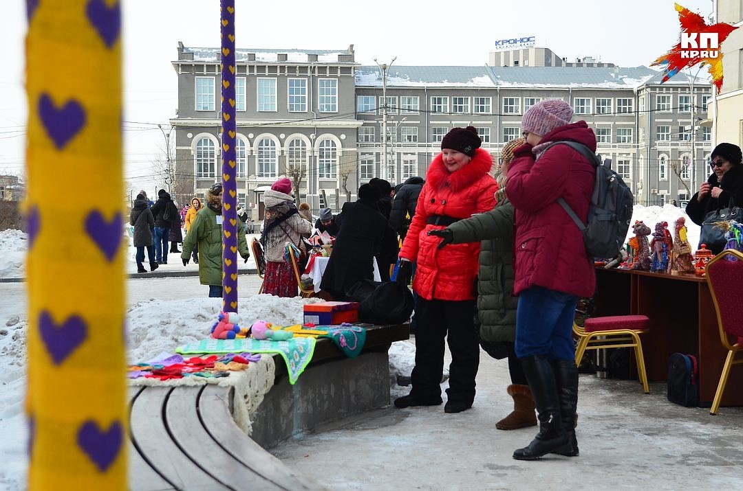 Siberian needlewomen staged a festival of knitted graffiti Everything is connected - Novosibirsk, Graffiti, , Knitting, Siberia, Longpost