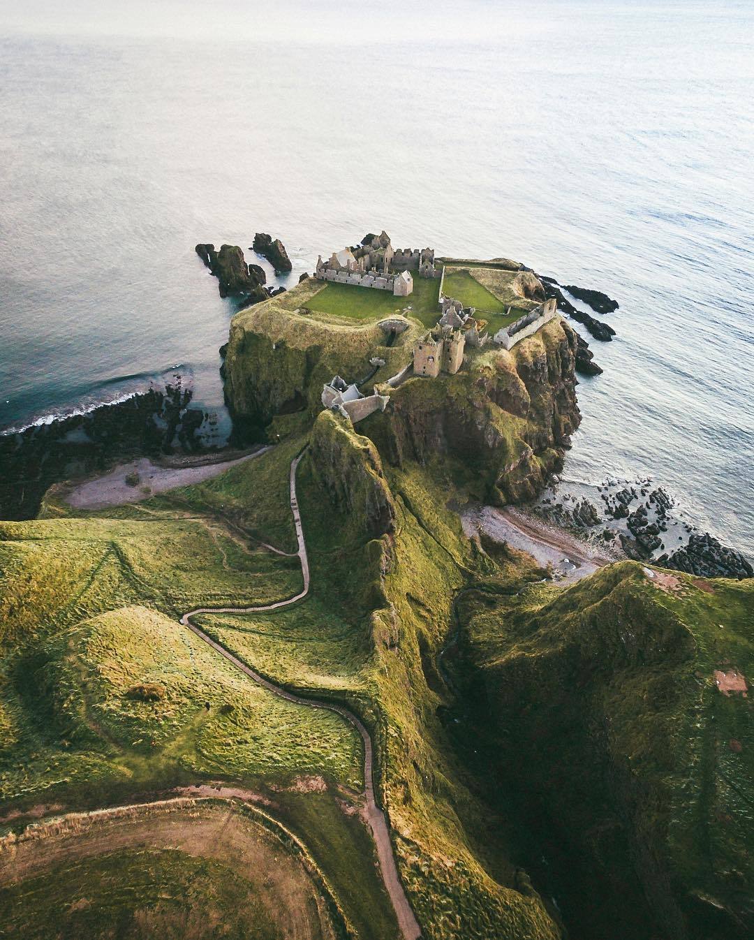 Dunnottar Castle - Dunnottar, Lock, Middle Ages, Tourism, Scotland, Great Britain, The rocks, The photo, Longpost