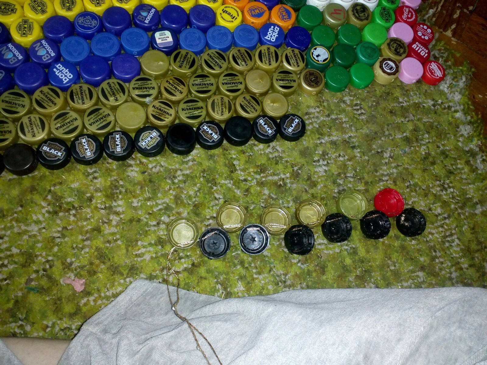 Massage mat made of plastic corks - My, Needlework with process, My, First experience, Mat, Massage mat, Rukozhop, Longpost, cat