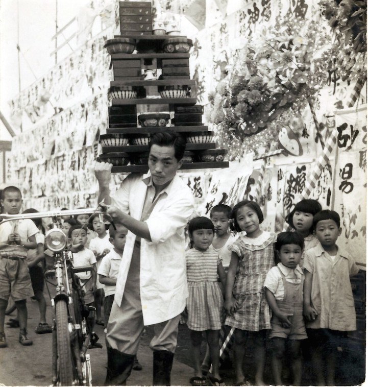 Japan. The ancient art of food delivery. - Japan, Story, Food delivery, Historyporn, Longpost, The photo