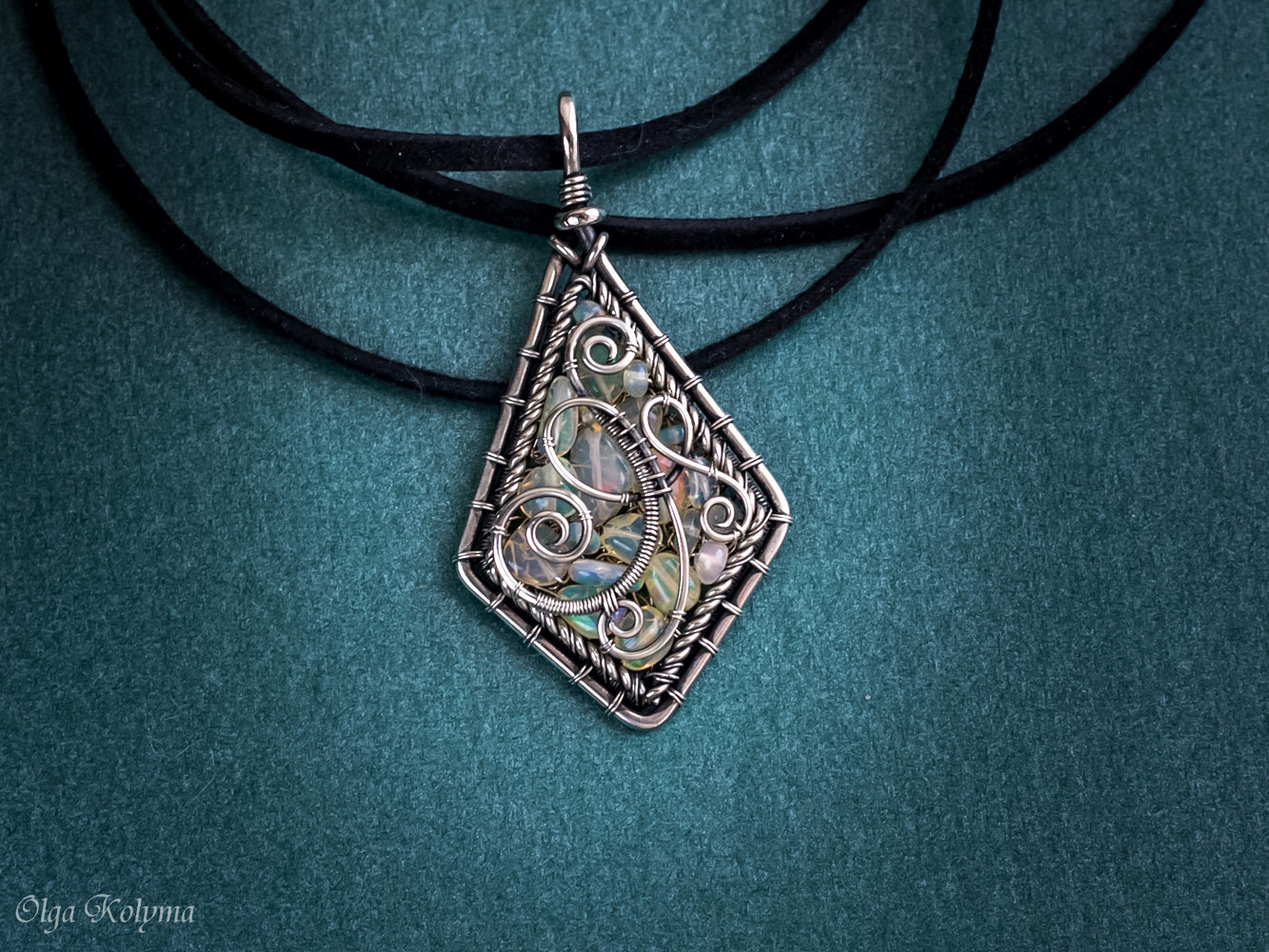 Pendant with opals (work features). - My, Decoration, Needlework with process, Wire wrap, Opal, Pendant, Video, Longpost