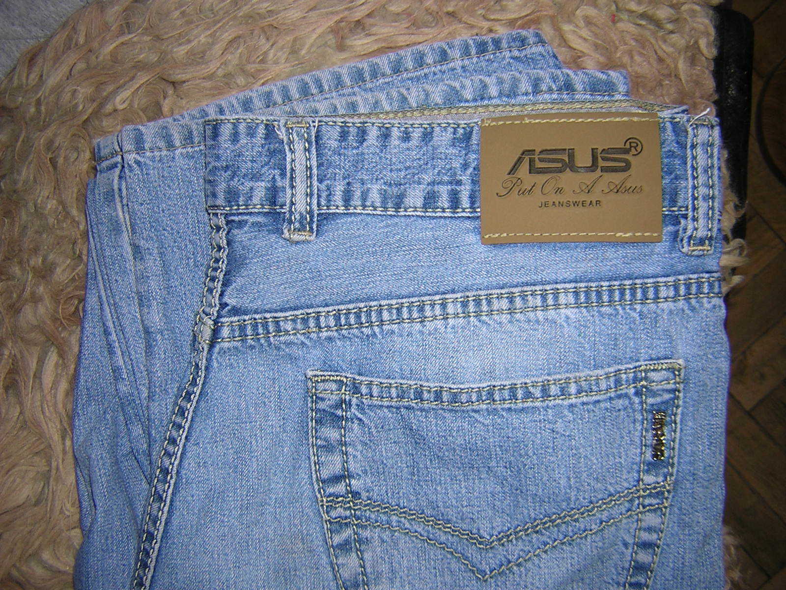 I took it only because of the brand. - My, The photo, Jeans, Asus