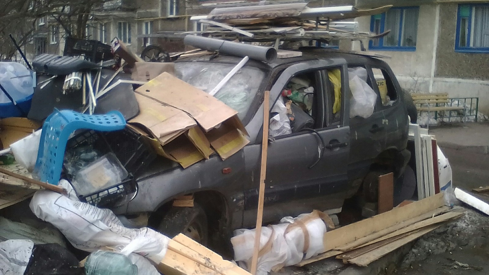 Park properly or your neighbors will punish you. - My, Neighbours, Неправильная парковка, Longpost