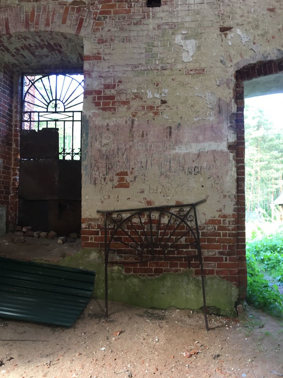 Abandoned church in the Meshchersky forests - My, Abandoned, Church, Abandoned place, Meshchera, Ruin, Longpost