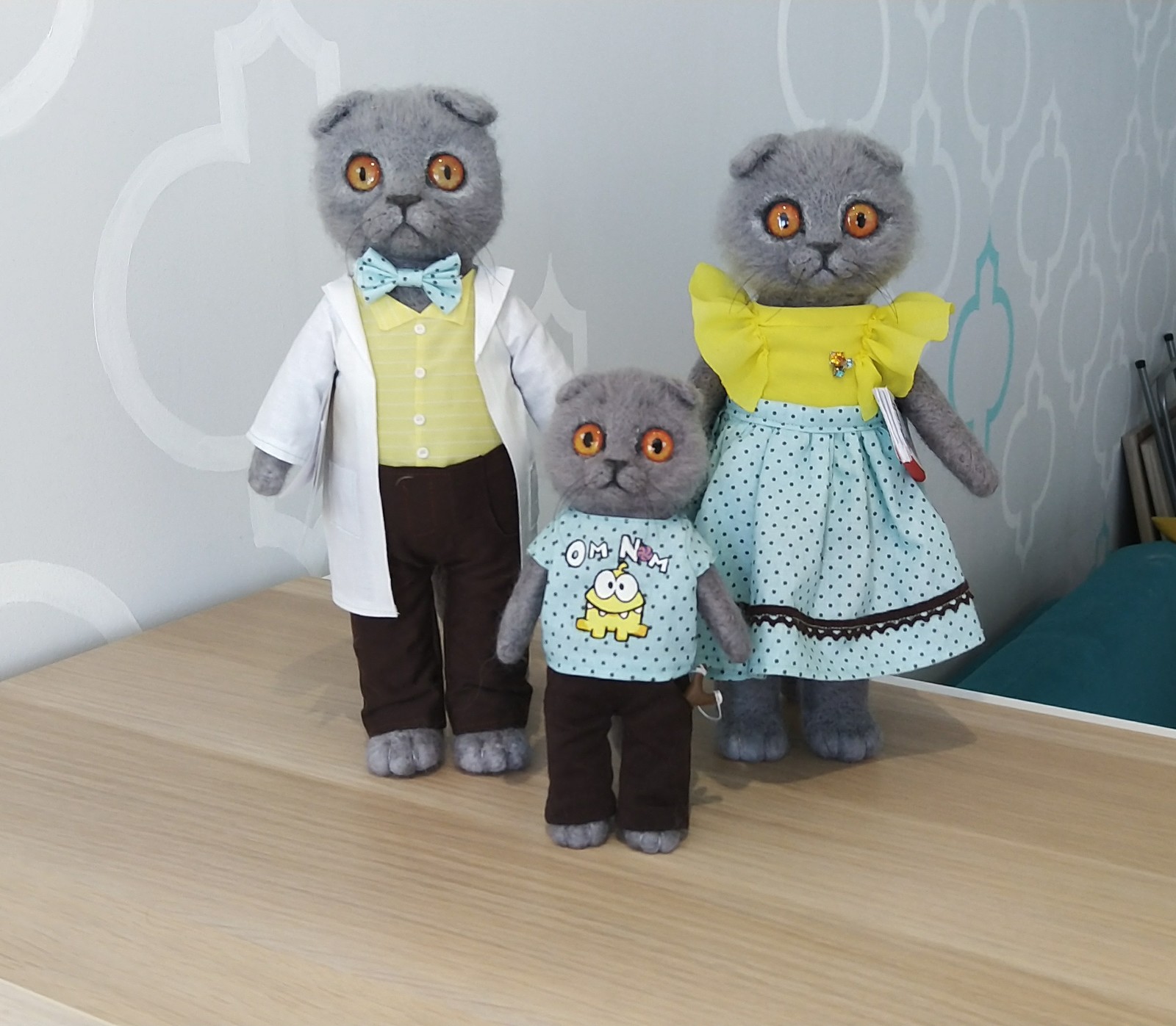 Mom, dad, me, furry family. - My, cat, Wallow, Interior toy, , Longpost