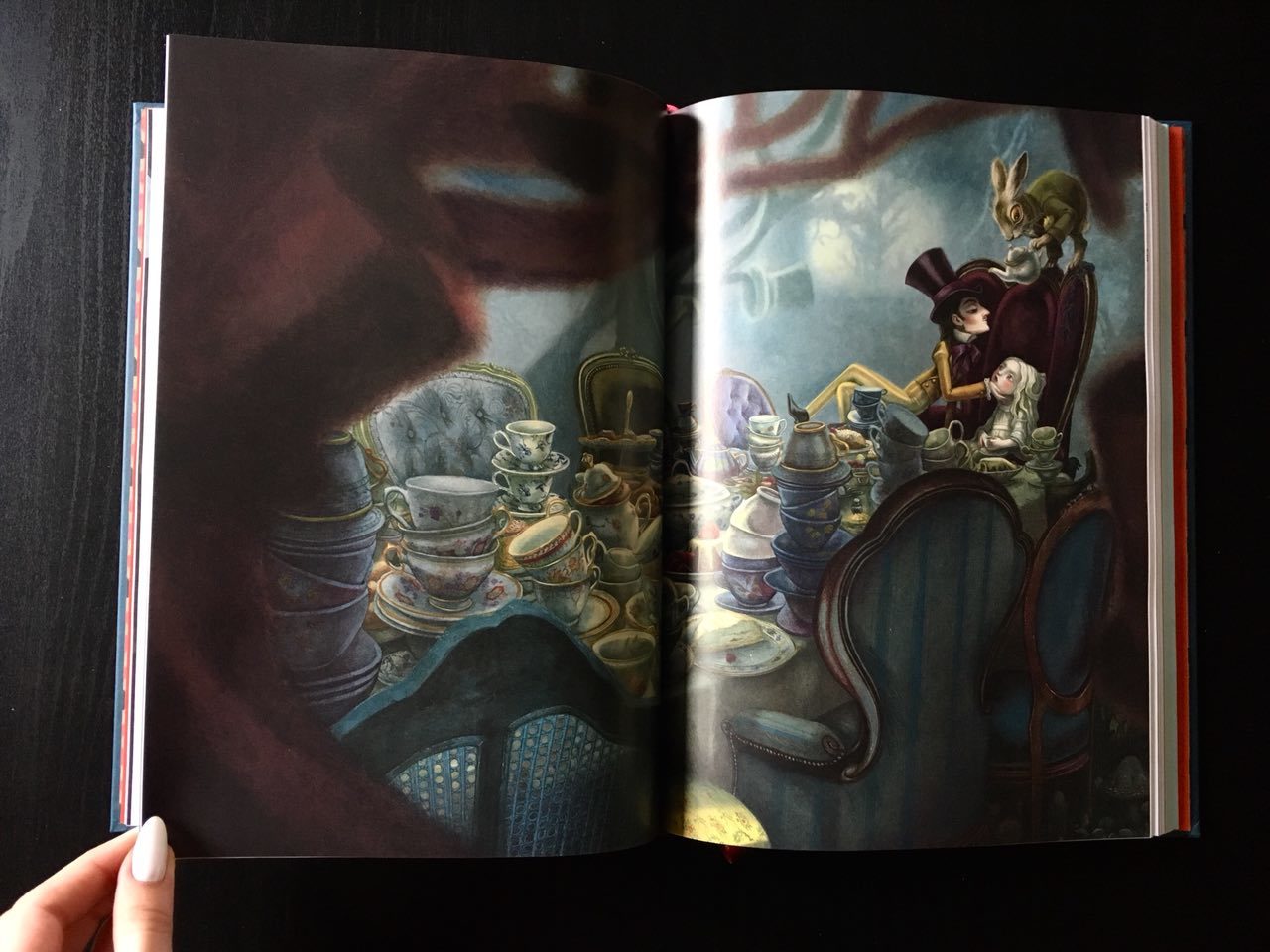 Alice in Wonderland with illustrations by Benjamin Lacombe - My, Books, Illustrations, Drawing, , Alice in Wonderland, Lewis Carroll, Longpost