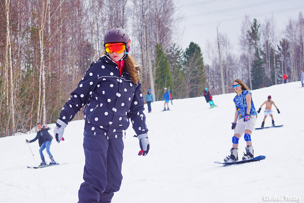 Descent in bikini-2018, Sobolinaya Mountain, Baikalsk - My, Baikal, Baikalsk, , , , Tourism, Youth, Skis, Longpost