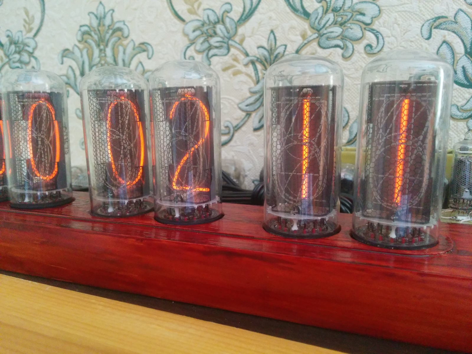 Clock on IN-18 - the largest of the Soviet lamps - My, Nixie, Lamp clock, Nixie clock, Лампа, Longpost