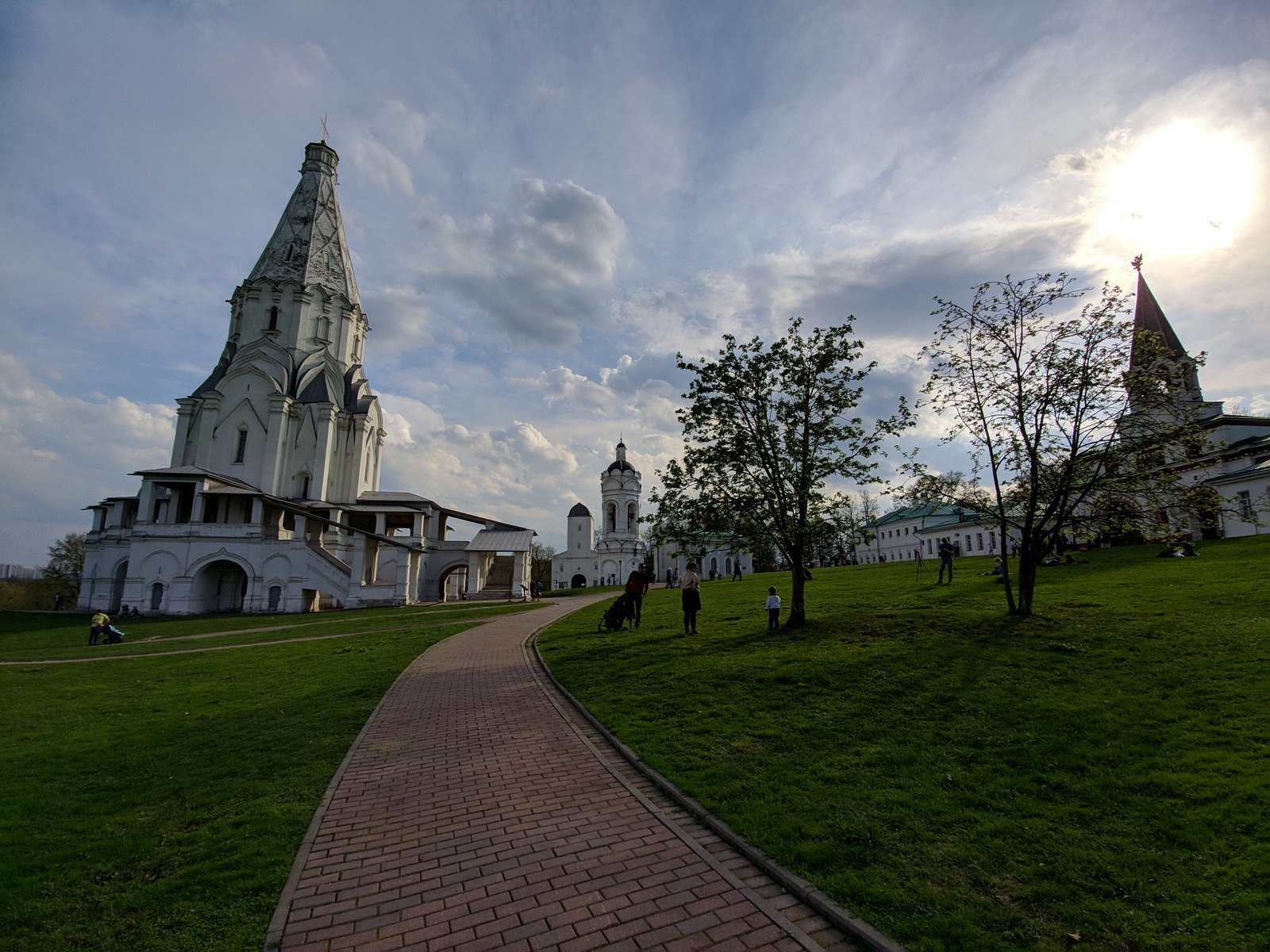 Walk in Kolomenskoye - My, Spring, Kolomenskoe, Mobile photography, Moscow, LG G6, Longpost