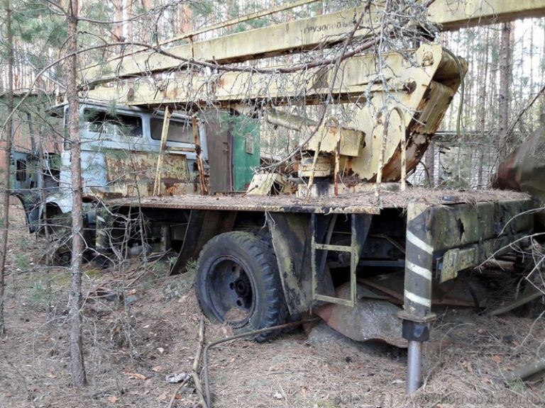 Cemetery of abandoned equipment in Pripyat - My, , Chernobyl, Cemetery of Machinery, , Stalker, Video, Longpost