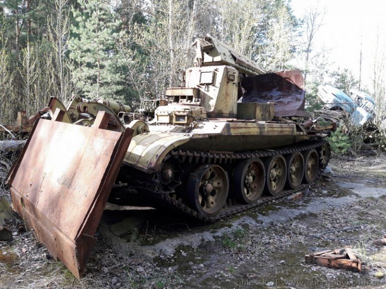 Cemetery of abandoned equipment in Pripyat - My, , Chernobyl, Cemetery of Machinery, , Stalker, Video, Longpost