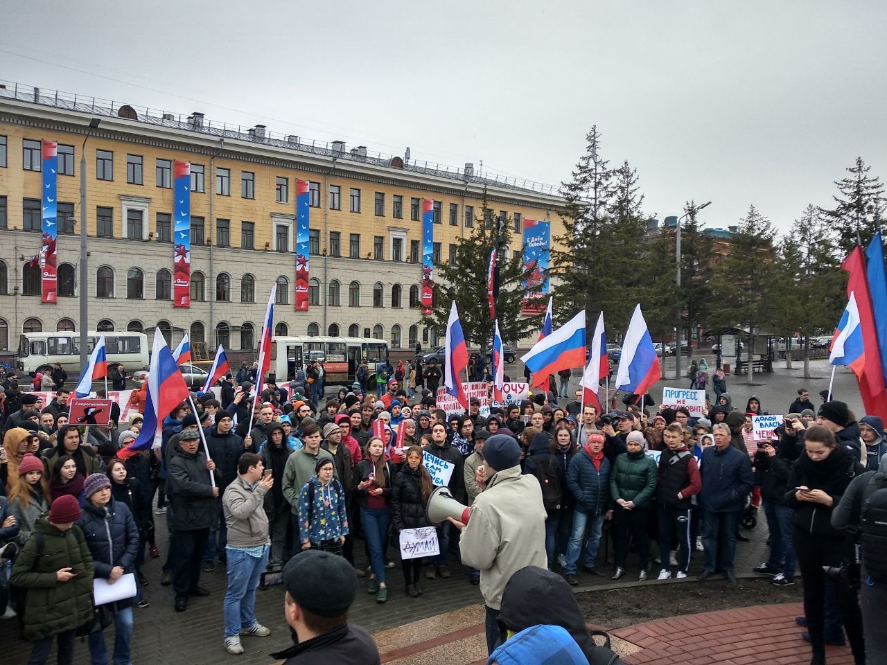 В России начались акции протеста, которые организовал Алексей Навальный - Алексей Навальный, Митинг, Политика, Владивосток, Хабаровск, Томск, Видео, Оннамнецарь, Длиннопост