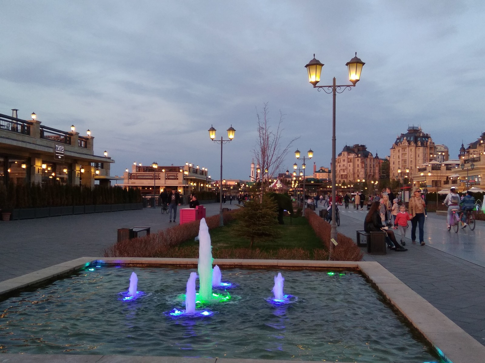 Kazan. Embankment. Sunset. Bicycle ride. - Kazan, Embankment, Saratov, Longpost, Sunset, Bike ride, Bike path