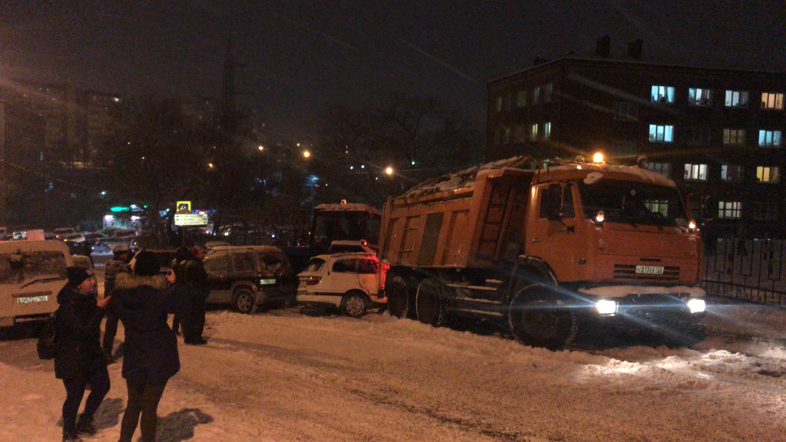 A bit of winter Vladivostok) - My, Vladivostok, Ice, Road accident, Crash, Video, Longpost, November, Tinsmith's Day