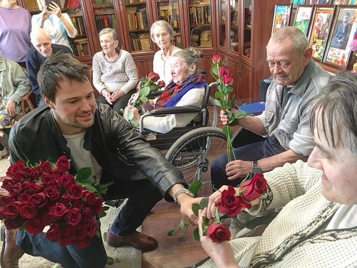 Danila Kozlovsky in a nursing home in Belyaninovo - My, Danila kozlovsky, Nursing home, Elderly, Longpost