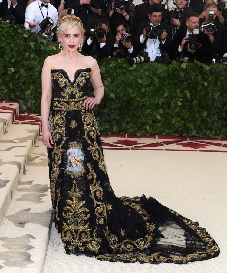 Emilia Clarke on the red carpet Met Gala 2018. (photo post, long) - Emilia Clarke, Game of Thrones, The dress, Longpost