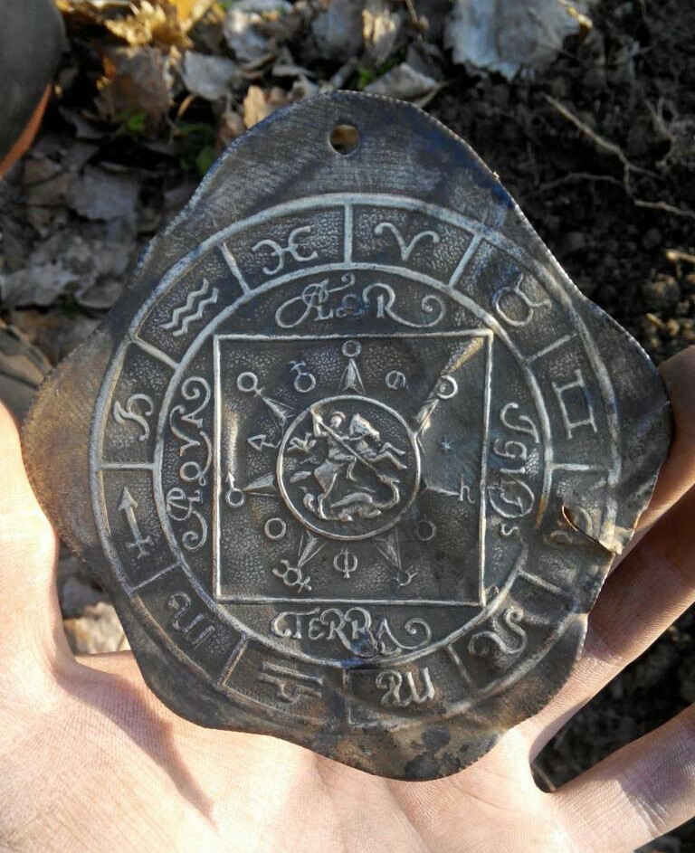 Forest find 2 - Treasure hunt, Find, What's this?