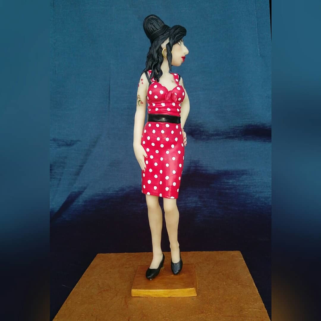 Amy WinehouseMaterials: polymer clay, acrylic, wooden stand - My, Sculpture, Polymer clay, Amy Winehouse, Creation, Longpost