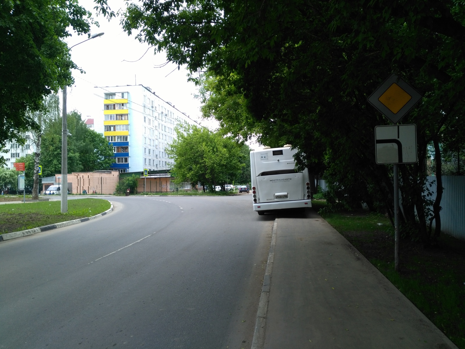 Mostransauto style parking - Mostransavto, Dolgoprudny, Traffic rules, Неправильная парковка, Longpost