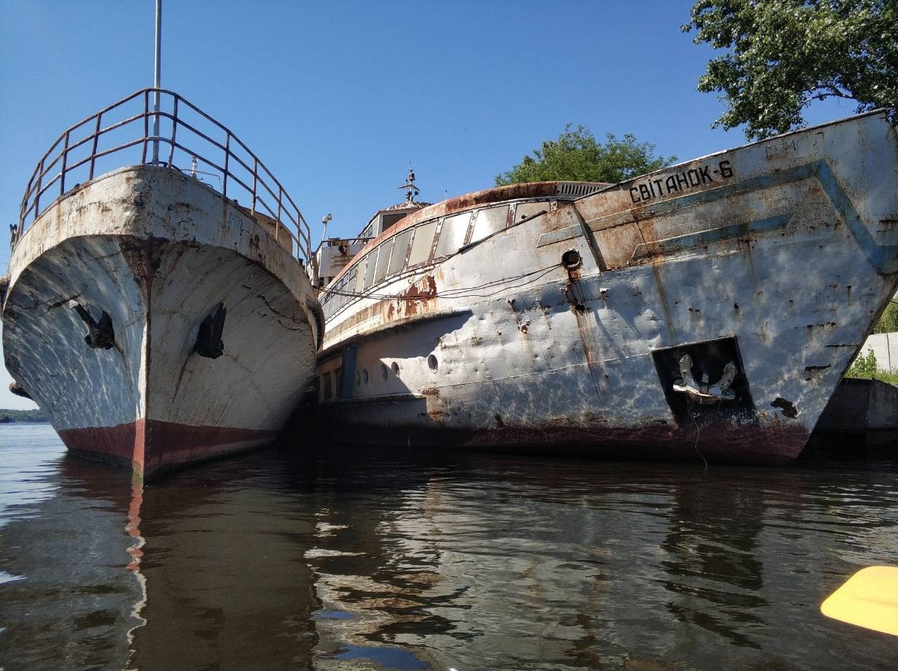 Old people live out their days - My, Vessel, Dnieper, The photo