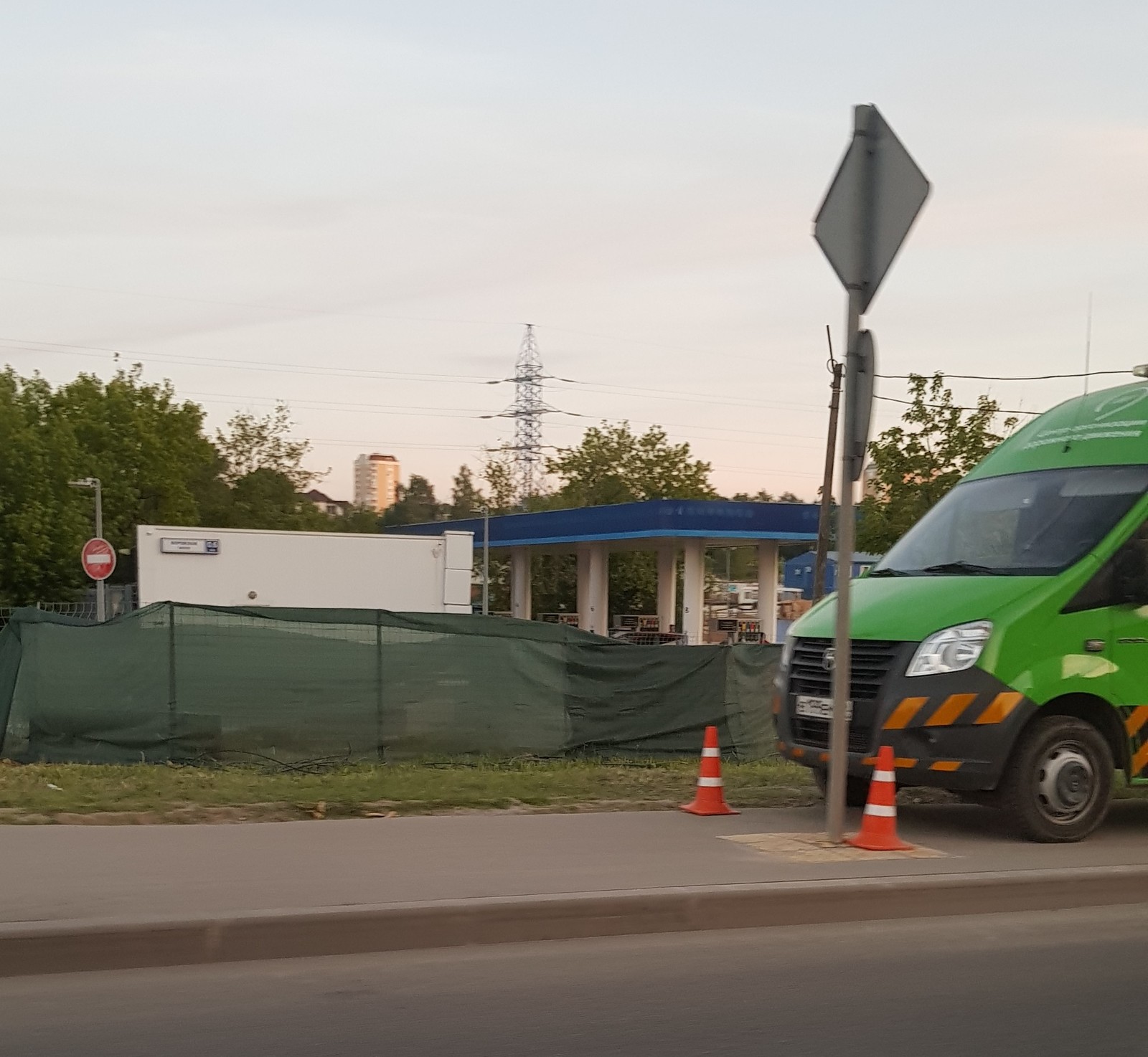 Don't care about the rules (mobile cameras on the sidewalk) - Tsodd, Traffic rules, Неправильная парковка, Parking, Longpost