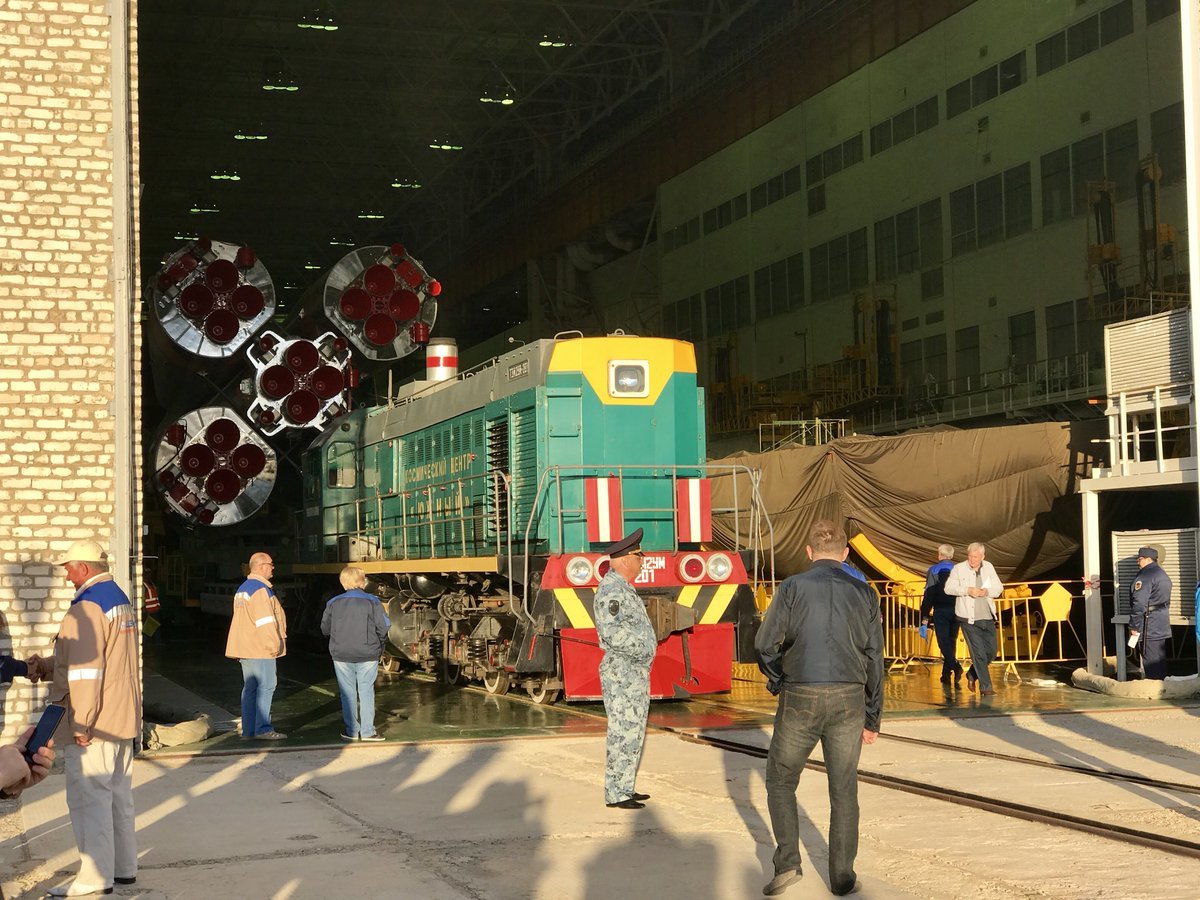 Launch vehicle Soyuz-FG with TPK Soyuz MS-09 was taken to the launch pad. - Space, Rocket, Union, Roscosmos, NASA, Esa, Baikonur, Longpost, news