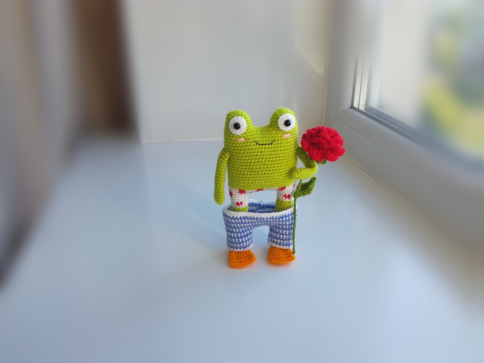 Frog in love in polka dot shorts - My, Knitting, Needlework, Needlework without process, Amigurumi, Frogs, Knitted toys, Longpost