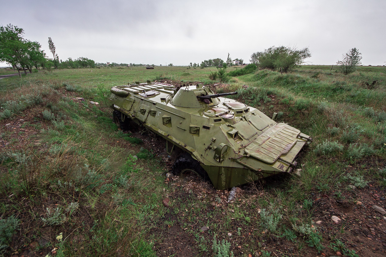 Заброшенная военная техника на стрелковом полигоне | Пикабу