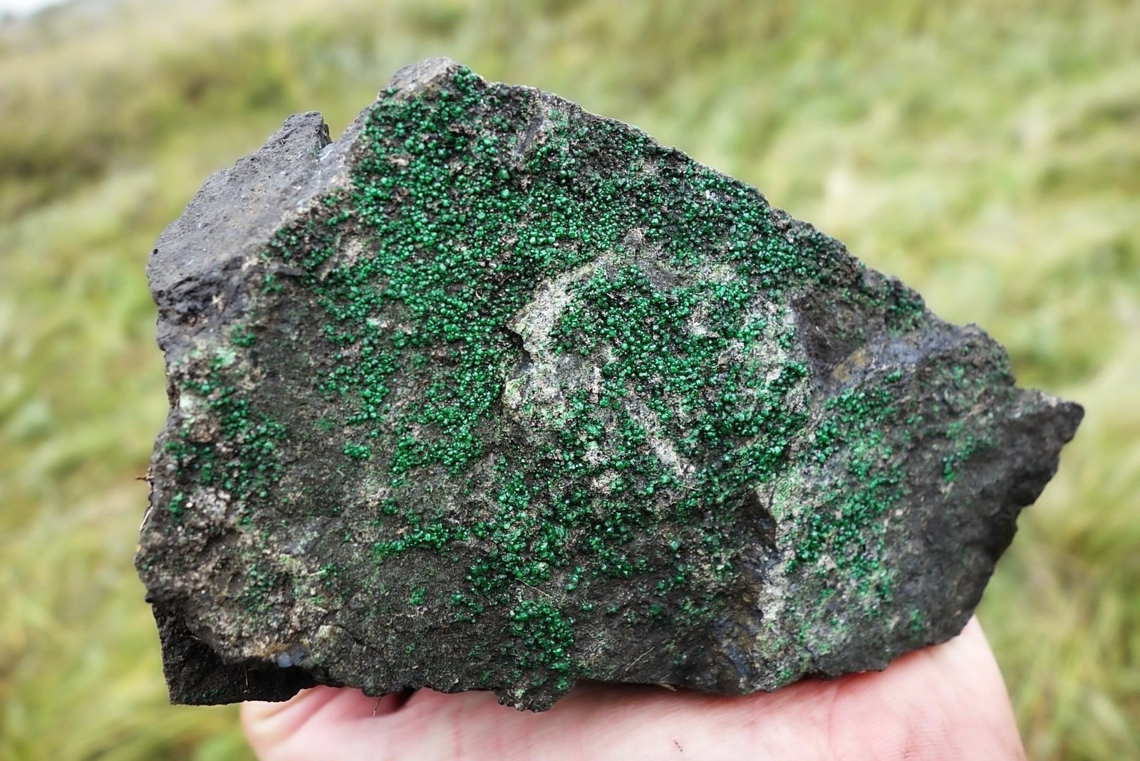 Зеленые минералы Урала