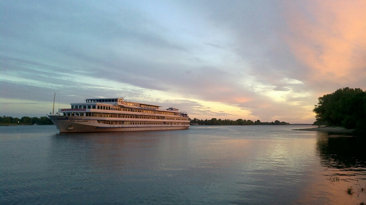 Tonight on the Volga - My, Volga, Motor ship, Tourism, Travels, Balakovo