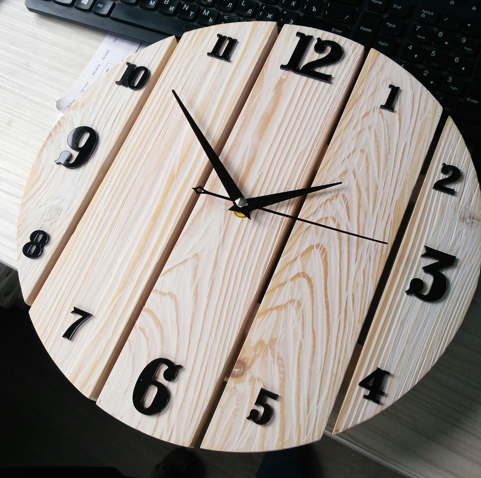 Часы делает сами. Часы из дерева. Часы своими руками. Часы настенные. Креативные настенные часы из дерева.