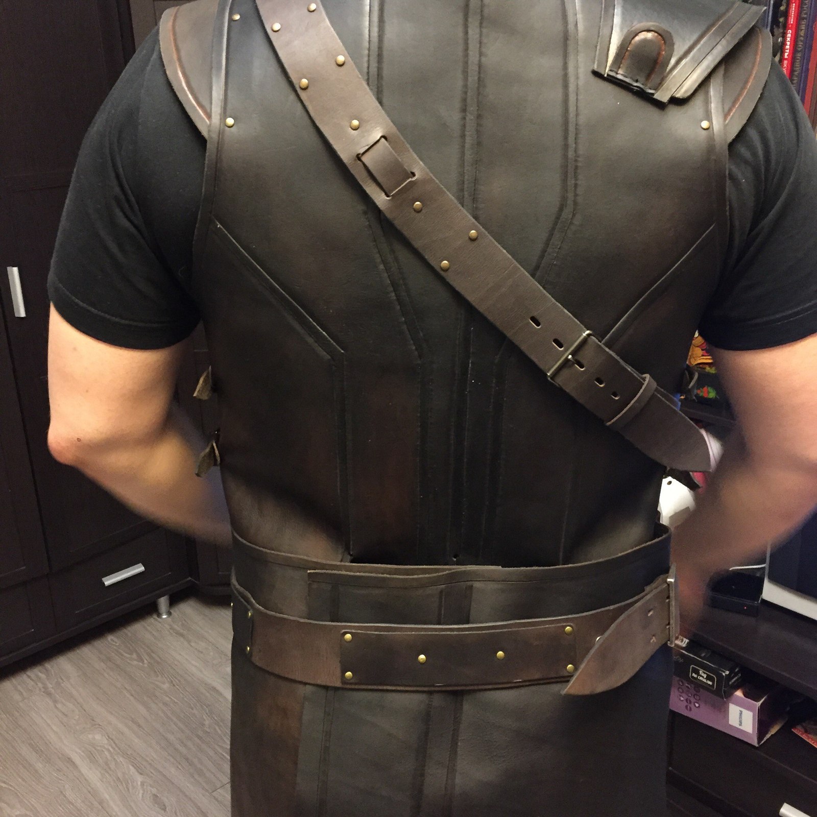 The process of creating a Thor costume from Thor: Ragnerok (Part 3) - My, Cosplay, Starcon, Craft, Needlework with process, Leather, Thor, Marvel, Inprogress, Video, Longpost