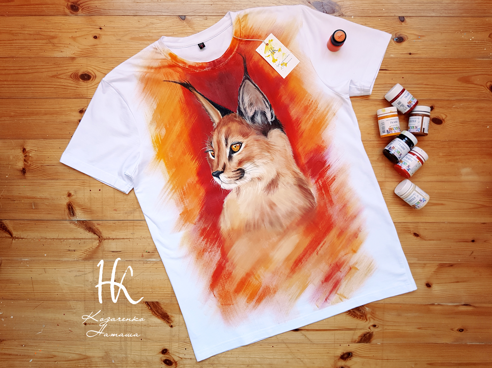 T-shirt with hand-painted Caracal - My, Art, Painting on fabric, T-shirt, Handmade, Caracal, Painting, Acrylic, Animals