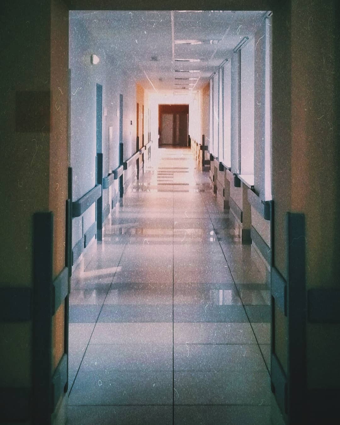 Two views of the hospital corridor - My, Mobile photography, Hospital, Corridor, Beginning photographer, , Longpost