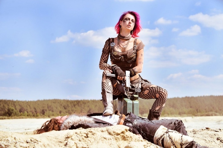 Steampunk, hang gliders and eagle owls: looking at photos of the apocalypse taken in the sands of Berezovsky - Steampunk, Apocalypse, The photo, Cosplay, Crazy Max, Longpost