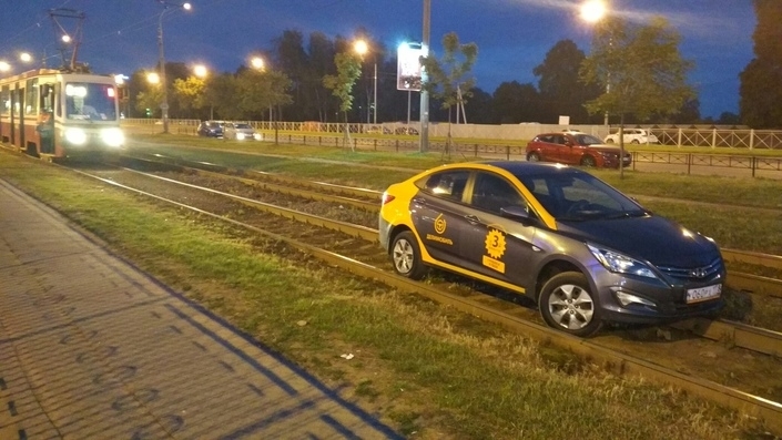 The driver put the carsharing car on his belly and fled - news, Delimobil, Car sharing, Saint Petersburg, Ozerki, Auto